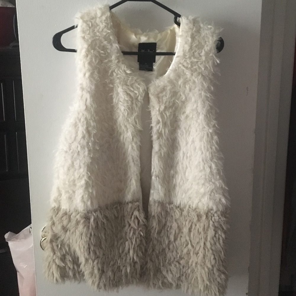 Me Jane fur vest size small WITH POCKETS!